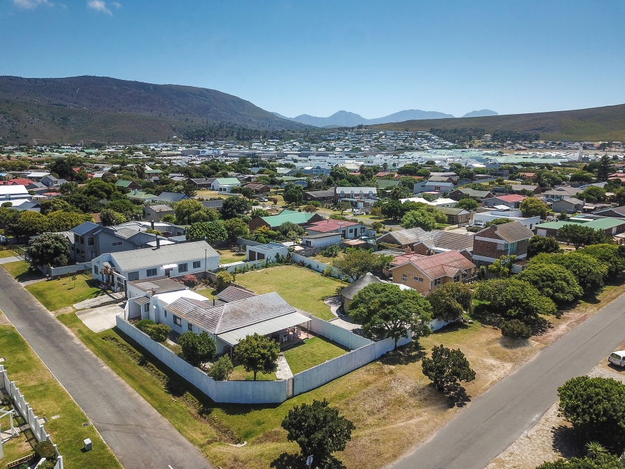 1 Bedroom Property for Sale in Sandbaai Western Cape